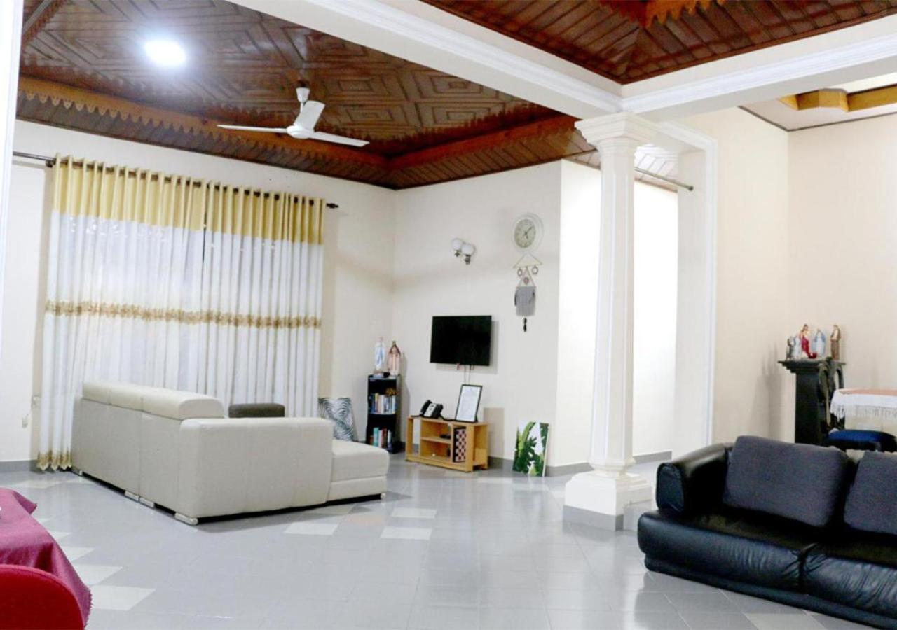 Cozy Inn Negombo Exterior foto